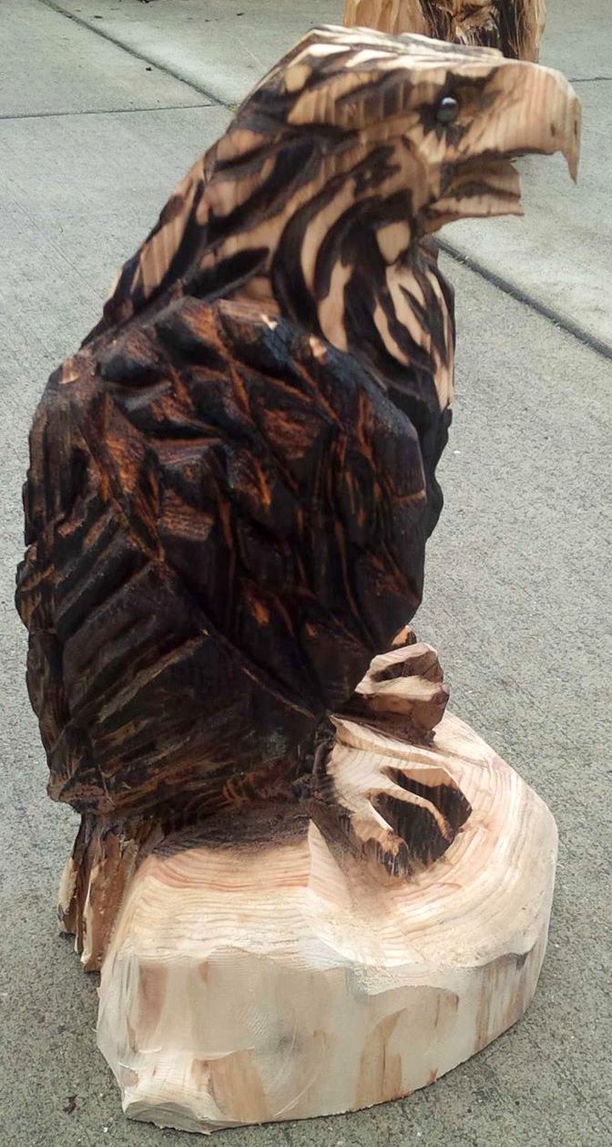 2013-12-16-Eagle-Chainsaw-Carved-Eagle-1.jpg