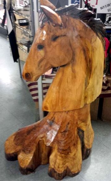 2013-12-19-Horse-Horse-Head-Chainsaw-Carving-4.jpg